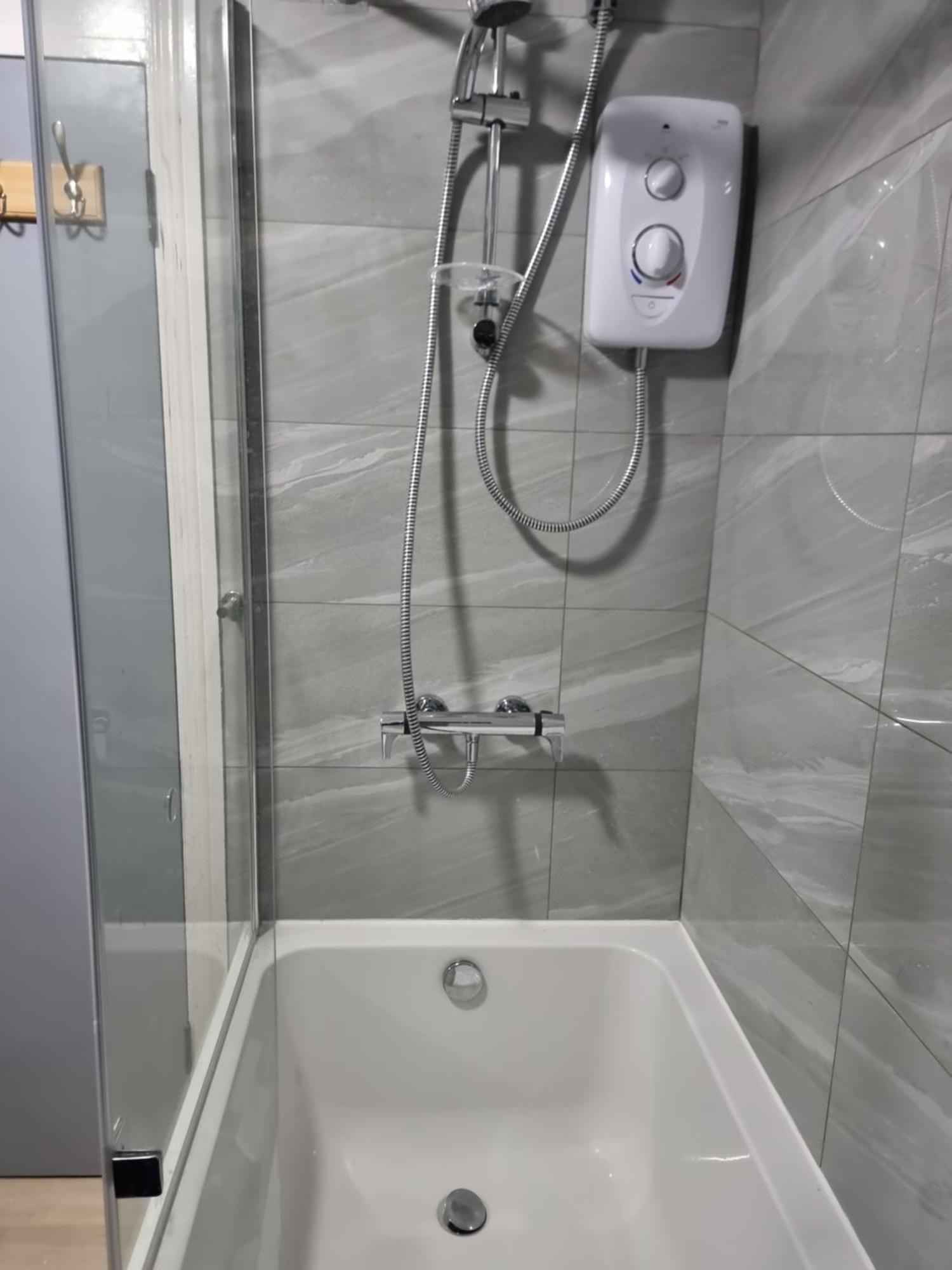 2 Bedroom Cosy House In London Tooting By Zaftastiz * London