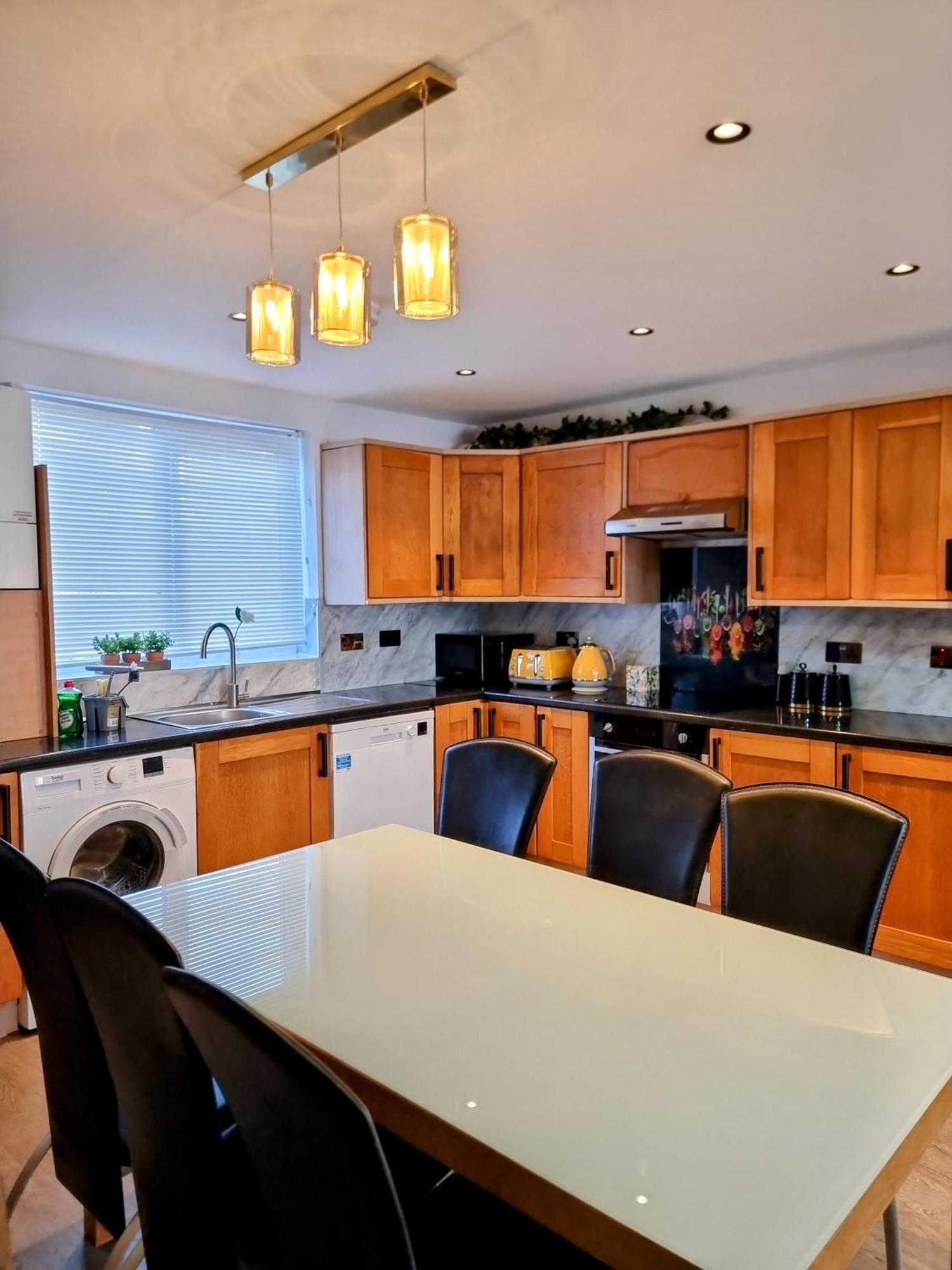 2 Bedroom Cosy House In London Tooting By Zaftastiz Holiday home