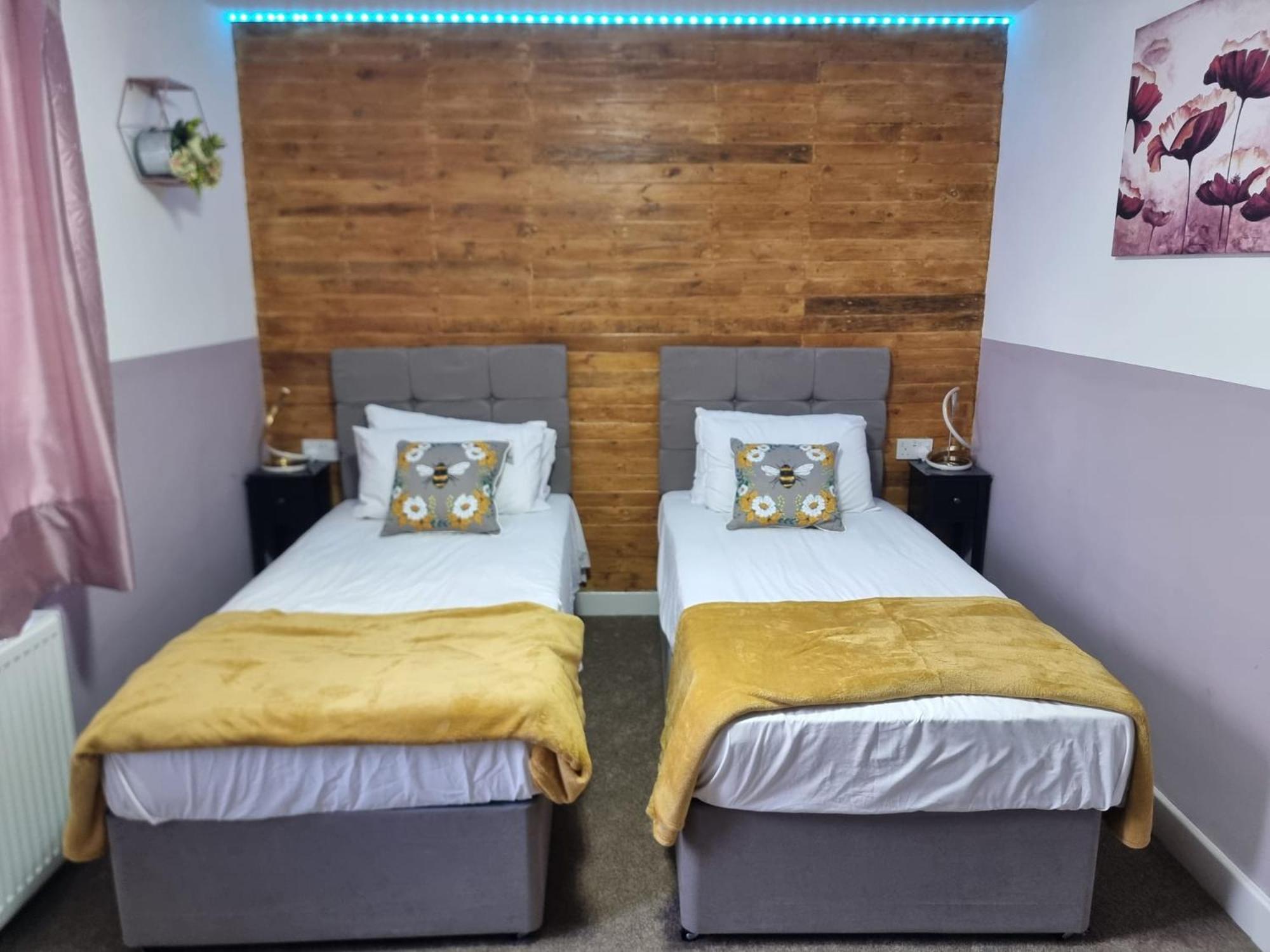 Holiday home 2 Bedroom Cosy House In London Tooting By Zaftastiz